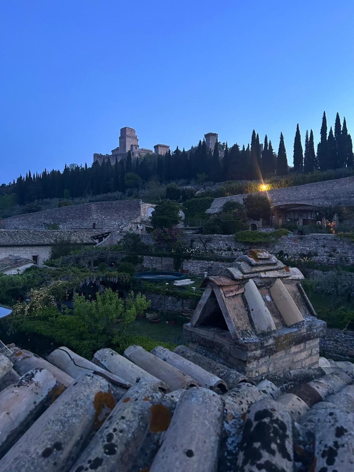 Monolocale L'Anfiteatro Romano 아시시 외부 사진